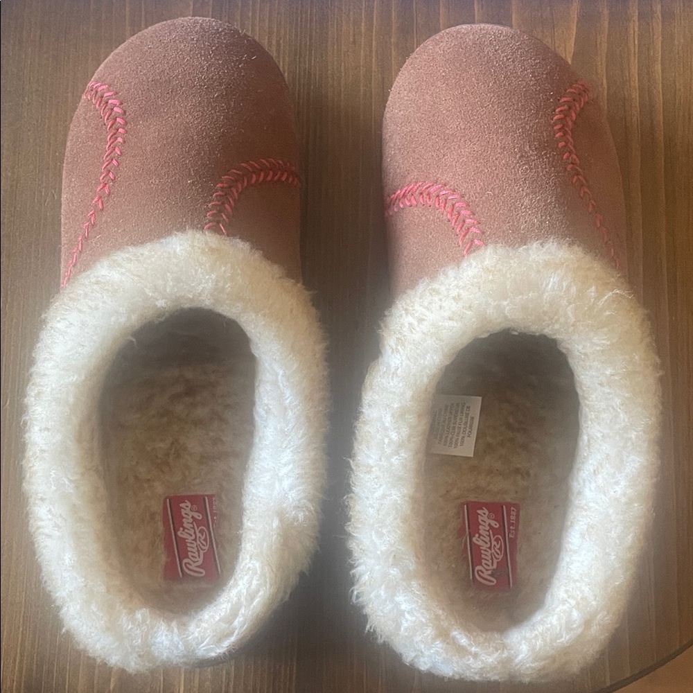 Rawlings Brown Slippers with Red baseball seam Accents size small